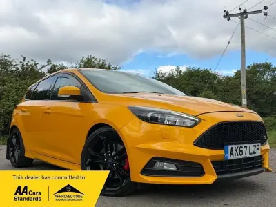 Second-hand Ford Focus ST 250 CP (183 kW) 2017 Portocaliu Hatchback