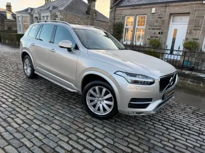 Usado Volvo XC90 Momentum 225 HP (165 kW) 2015 Dourado SUV
