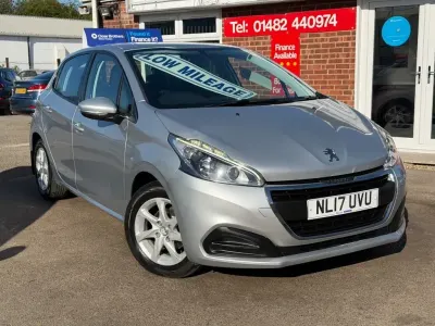 Gebraucht Peugeot 208 Active 2017 Silber Kleinwagen