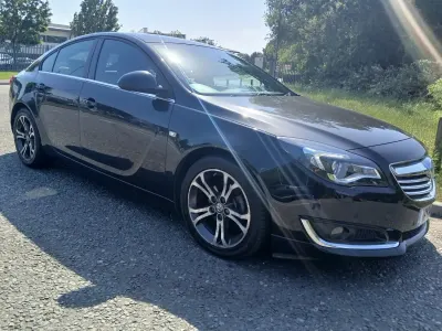 Used Vauxhall Insignia Edition 140 HP (102 kW) 2014 Black Hatchback