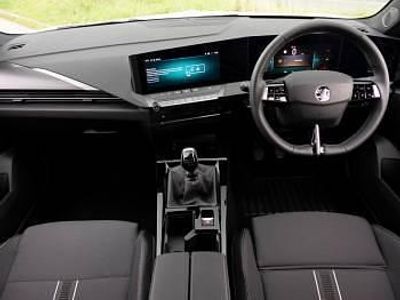 Ny Vauxhall Astra 130 HK (95 kW) 2026 Vit Halvkombi