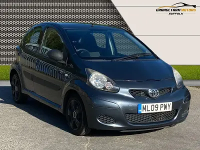 Gebraucht Toyota Aygo 67 PS (49 kW) 2009 Grau Kleinwagen