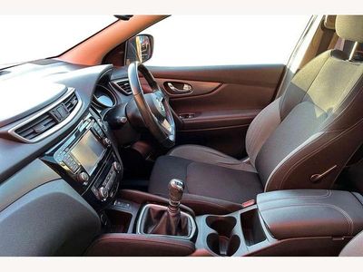 Used Nissan Qashqai N-Connecta 115 HP (84 kW) 2019 Silver SUV