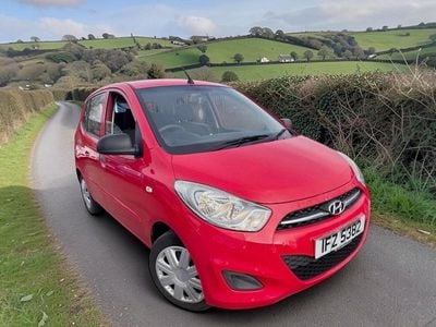 Used Hyundai i10 Classic 85 HP (62 kW) 2012 Red Hatchback
