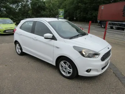 Used Ford Ka Plus Zetec 70 HP (51 kW) 2017 White Hatchback