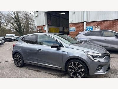 Used Renault Clio V Techno 90 HP (66 kW) 2023 Grey  Hatchback
