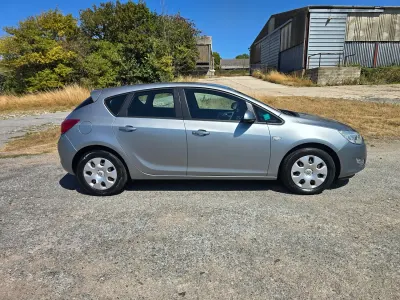 Used Vauxhall Astra 2010 Silver Hatchback