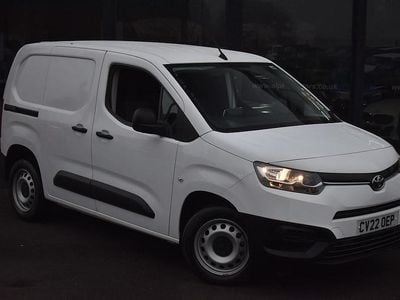 White Used 2022 Toyota Proace Active MPV | £11,990 (Good price)