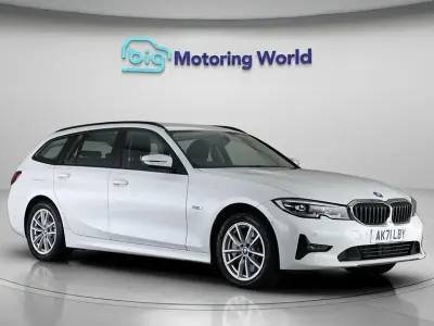 Begagnad BMW 330e 292 HK (214 kW) 2021 Vit Kombi