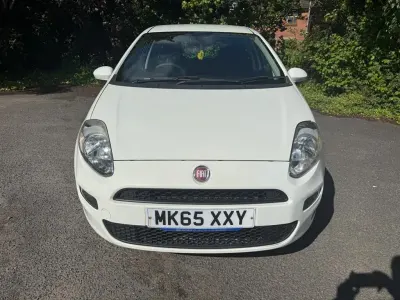 Used Fiat Punto Pop 69 HP (50 kW) 2015 White Hatchback
