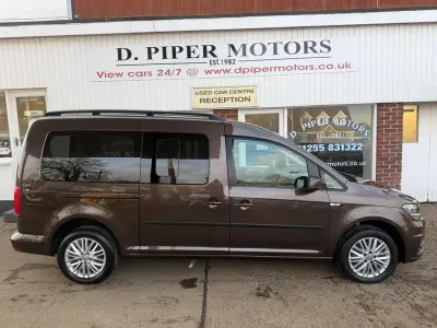 Usado VW Caddy Maxi S 122 HP (89 kW) 2020 Castanho Monovolume