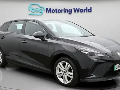 Usado MG MG4 EV SE 319 kW (435 CV) 2023 Negro Utilitario