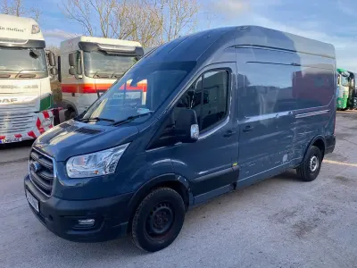 Usado Ford Transit Trend 130 HP (95 kW) 2021 Cinzento Van