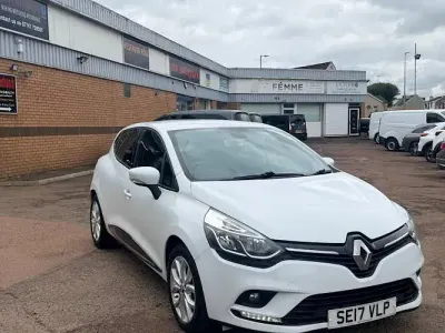 Used Renault Clio Dynamique 75 HP (55 kW) 2017 White Hatchback