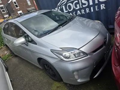 Usado Toyota Prius T4 136 CV (100 kW) 2016 Plateado Utilitario