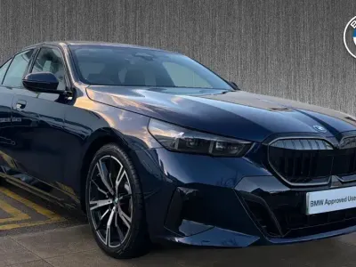 Begagnad BMW 530e M Sport 295 HK (216 kW) 2026 Blå