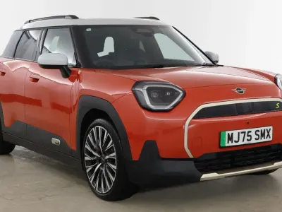 Usado Mini Aceman Exclusive 160 kW (218 CV) 2025 Rojo SUV