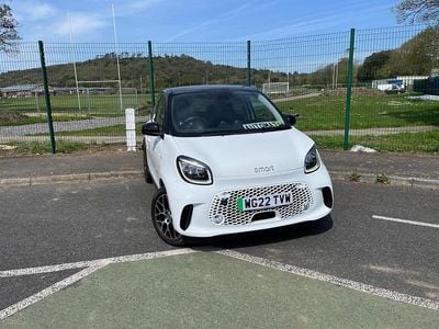 Used Smart ForFour Electric Drive Exclusive 60 kW (82 HP) 2022 White/black Hatchback