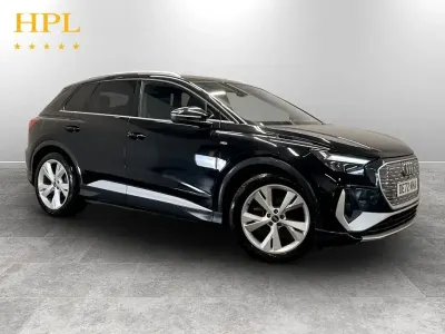 Usado Audi Q4 e-tron S-Line 125 kW (170 HP) 2022 Preto SUV