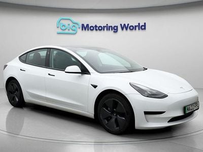 Used Tesla Model 3 Standard Range Plus 239 kW (325 HP) 2021 White Sedan
