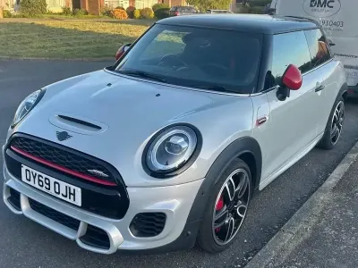 Używany Mini John Cooper Works Hatch 2019 Srebrny Hatchback