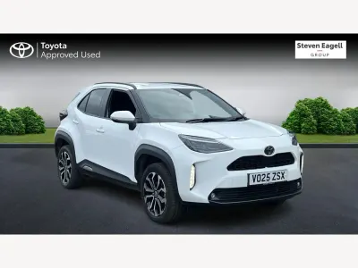 Used Toyota Yaris Hybrid Design 2025 White Hatchback