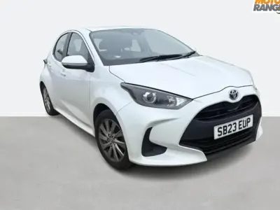 Used Toyota Yaris 91 HP (66 kW) 2023 White Hatchback