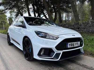 Usado Ford Focus RS 350 HP (257 kW) 2016 Branco Citadino