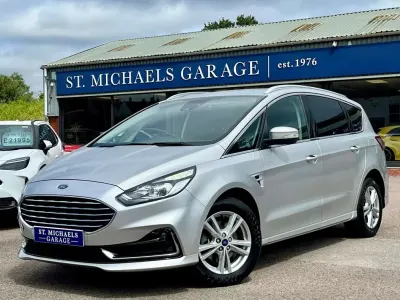 Used Ford S-MAX Titanium 190 HP (139 kW) 2023 Silver MPV
