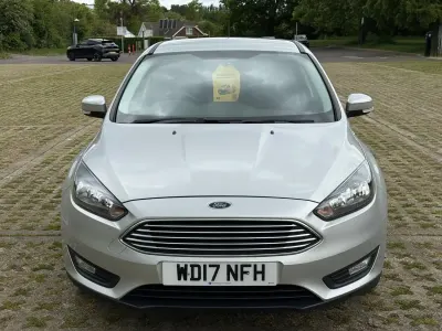 Usado Ford Focus Zetec 2017 Plateado Utilitario