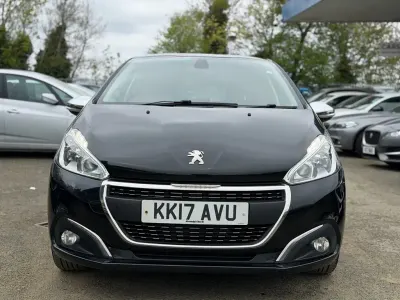 Używany Peugeot 208 Allure 82 KM (60 kW) 2017 Czarny Hatchback