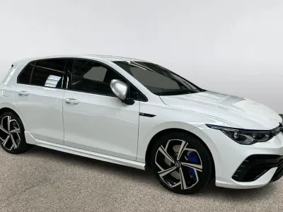 Używany VW Golf VIII R 320 KM (235 kW) 2024 Biały Hatchback