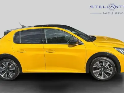 Used Peugeot 208 GT 99 HP (72 kW) 2021 Yellow Hatchback