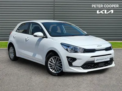 Used Kia Rio 99 HP (72 kW) 2023 White Hatchback
