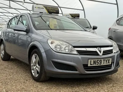 Used Vauxhall Astra Active 140 HP (102 kW) 2009 Silver Hatchback