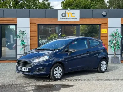 Begagnad Ford Fiesta Studio 82 HK (60 kW) 2014 Blå Halvkombi