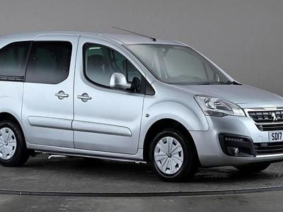 Used Peugeot TePee Allure 100 HP (73 kW) 2017 Silver MPV