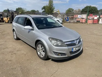 Used Vauxhall Astra 115 HP (84 kW) 2007 Silver Estate