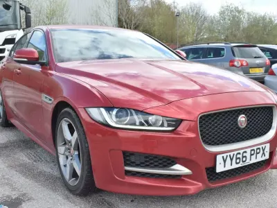 Used Jaguar XE R-Sport 180 HP (132 kW) 2016 Red Sedan