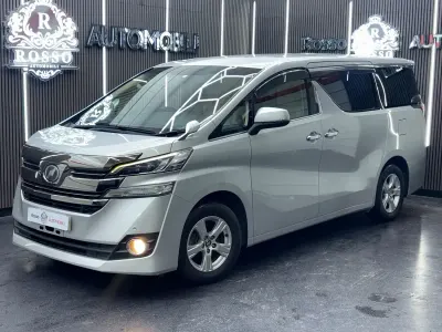 Used Toyota Alphard 182 HP (133 kW) 2024 Silver MPV
