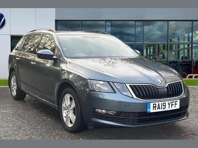 Quartz grey metallic Used 2019 Skoda Octavia SE Estate | £13,542 (Fair price)