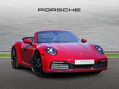 Begagnad Porsche 911 379 HK (278 kW) 2023 Röd Cab
