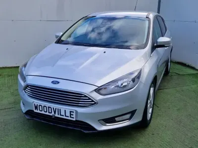 Używany Ford Focus Titanium 125 KM (91 kW) 2015 Srebrny Hatchback