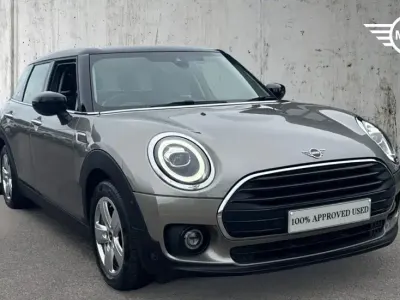 Usado Mini Cooper Clubman Classic 136 CV (100 kW) 2020 Plateado Familiar