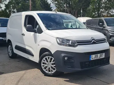 Used Citroën Berlingo 100 HP (73 kW) 2019 White MPV