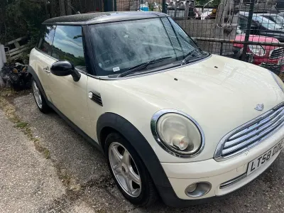 Used Mini Cooper Hatch 2008 White Hatchback