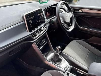 Usado VW T-Roc Style 150 HP (110 kW) 2023 Cinzento SUV