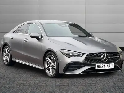 Begagnad Mercedes CLA200 Executive 163 HK (119 kW) 2024 Grå Sedan