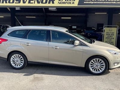 Usado Ford Focus Titanium X 125 HP (91 kW) 2017 Prateado Carrinha