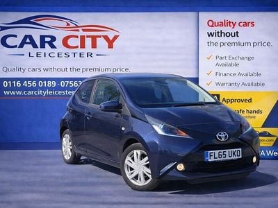 Usado Toyota Aygo x-press 69 HP (50 kW) 2015 Azul Citadino